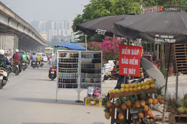 Người dân đổ xô đi mua bảo hiểm xe máy, nơi bán giá siêu rẻ 20.000đ/ năm mọc lên nhan nhản ở lề đường-3