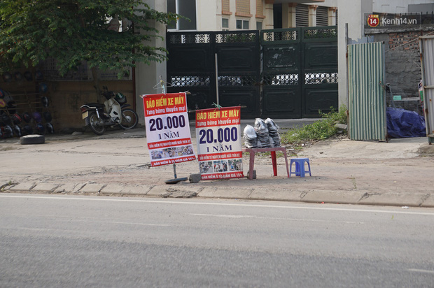 Người dân đổ xô đi mua bảo hiểm xe máy, nơi bán giá siêu rẻ 20.000đ/ năm mọc lên nhan nhản ở lề đường-6