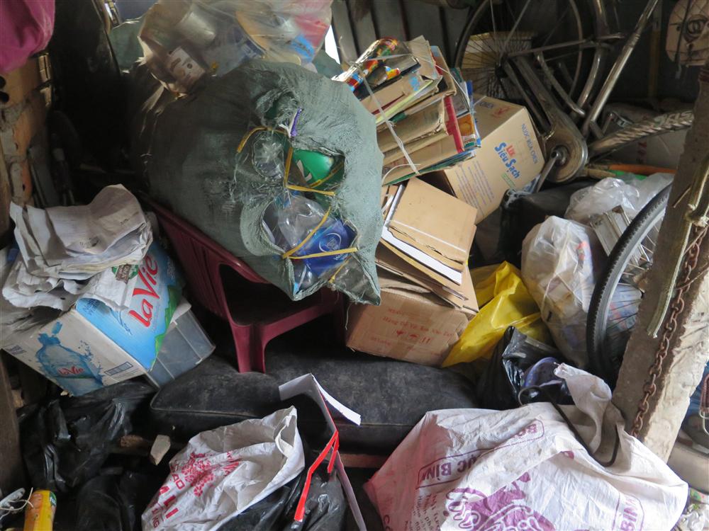 Tâm sự người đàn ông khuyết tật cả 2 tay, ngày ngày bán phế liệu nuôi 2 cháu sinh đôi cùng mẹ già 91 tuổi: Tôi không dám chết-7