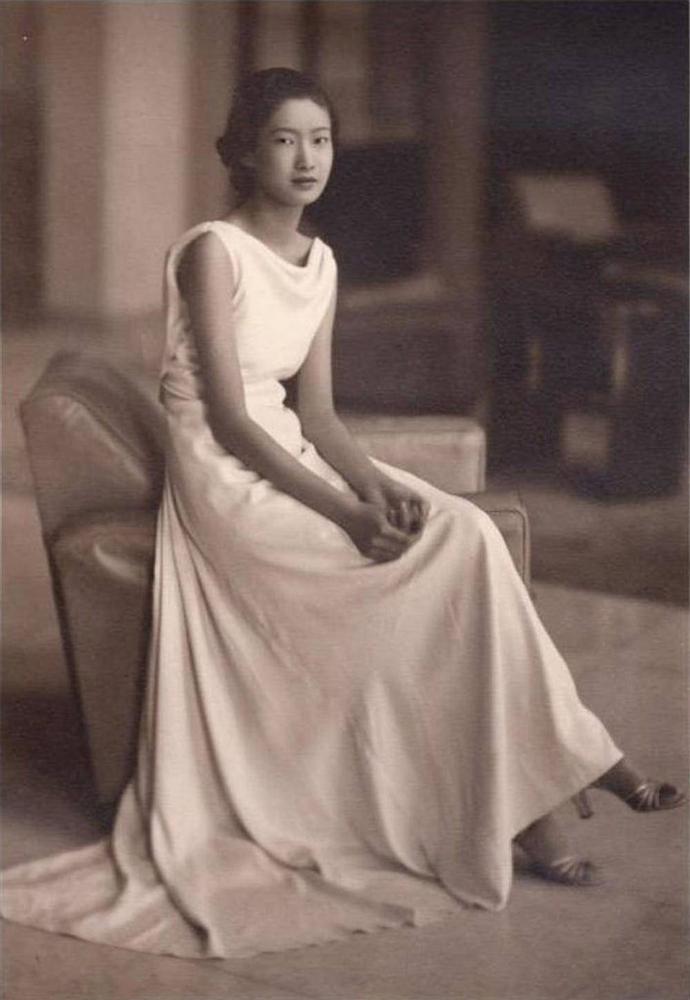 Bức thư đánh ghen Nam Phương Hoàng Hậu gửi bồ nhí của chồng gây bão MXH-2