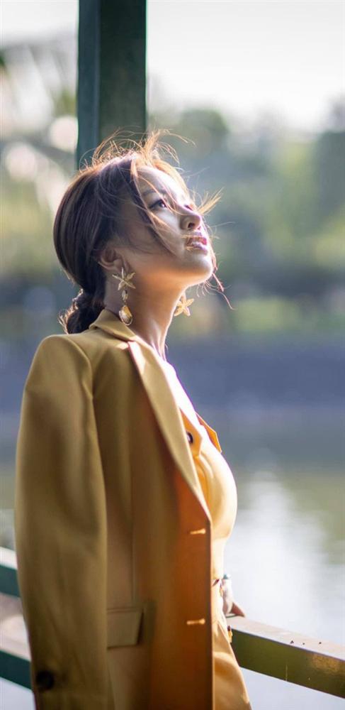 Nhan sắc tuổi 35 gợi cảm của Vân Hugo, nữ diễn viên sắp kết hôn lần 2-5