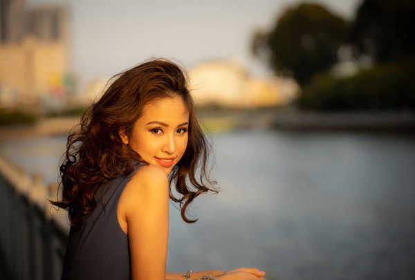 Nhan sắc tuổi 35 gợi cảm của Vân Hugo, nữ diễn viên sắp kết hôn lần 2-7