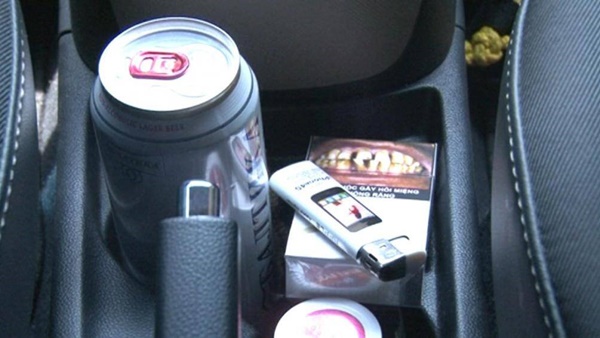 Những vật dụng không nên để trong ô tô khi trời nắng nóng-1