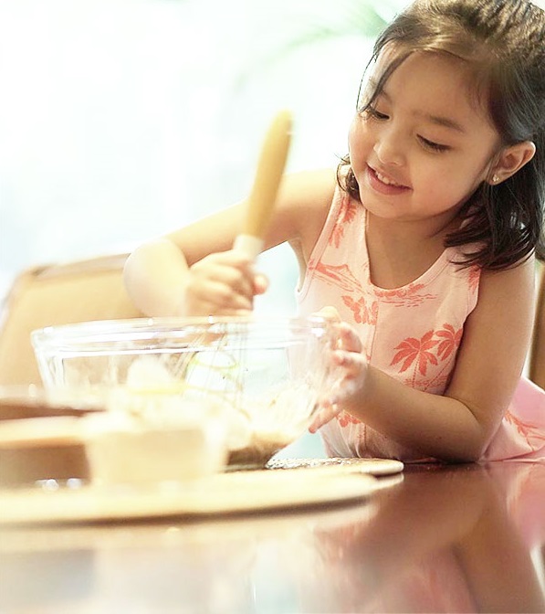 Con gái mỹ nhân đẹp nhất Philippines: 5 tuổi trở thành nữ hoàng quảng cáo, biết 2 ngoại ngữ, ấn tượng nhất khả năng làm toán do mẹ đích thân dạy-9