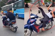 Ông già 62 tuổi buông 2 tay, phóng xe vèo vèo ở Hà Nội bị triệu tập, phạt 8,25 triệu đồng
