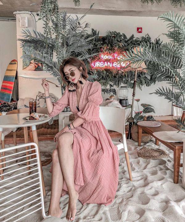 Đang cá tính, Minh Hằng chuyển sang diện váy xẻ điệu đà - item nhất định có mùa hè này-14