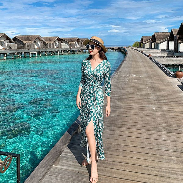 Đang cá tính, Minh Hằng chuyển sang diện váy xẻ điệu đà - item nhất định có mùa hè này-15