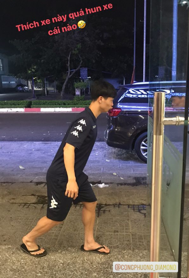 Công Phượng tạo dáng khó đỡ bên xế hộp rồi bị bạn thân đăng ngay lên MXH-1