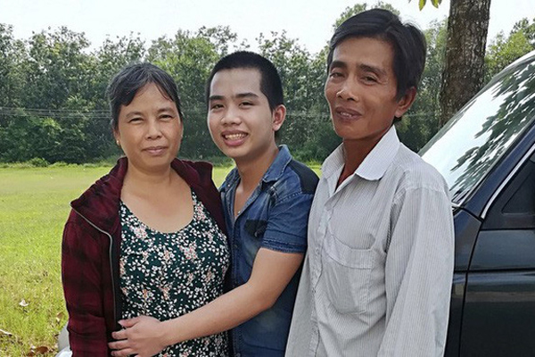 An ninh thắt chặt trong phiên tòa xét xử vụ gian lận thi cử ở Sơn La-10