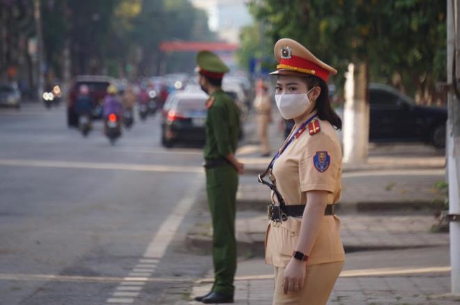 An ninh thắt chặt trong phiên tòa xét xử vụ gian lận thi cử ở Sơn La-2