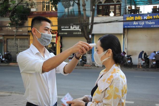 An ninh thắt chặt trong phiên tòa xét xử vụ gian lận thi cử ở Sơn La-3