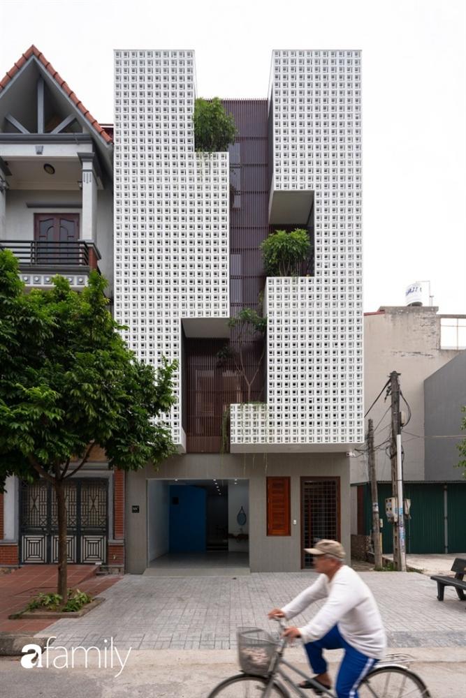 Ngôi nhà phố lấy cảm hứng từ thác nước mang đến cuộc sống an lành, thư thái cho gia đình 3 thế hệ ở Hải Dương-4