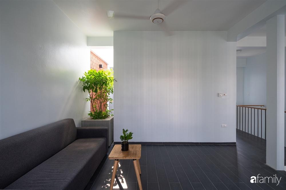 Ngôi nhà phố lấy cảm hứng từ thác nước mang đến cuộc sống an lành, thư thái cho gia đình 3 thế hệ ở Hải Dương-12