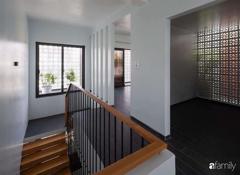 Ngôi nhà phố lấy cảm hứng từ thác nước mang đến cuộc sống an lành, thư thái cho gia đình 3 thế hệ ở Hải Dương-19