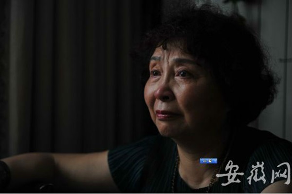 10 năm trước, người phụ nữ đánh đổi tính mạng để sinh con ở tuổi 60 và đằng sau hành động ấy là một câu chuyện buồn-1