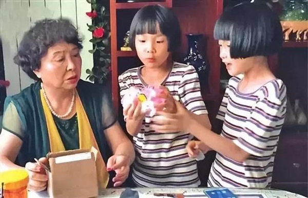 10 năm trước, người phụ nữ đánh đổi tính mạng để sinh con ở tuổi 60 và đằng sau hành động ấy là một câu chuyện buồn-8