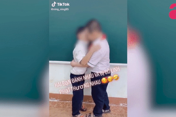 Clip cô giáo phạt 2 học sinh nam ôm hôn nhau làm hòa khiến dân mạng tranh cãi gay gắt: Người thấy bình thường, người cho rằng 'phản cảm'