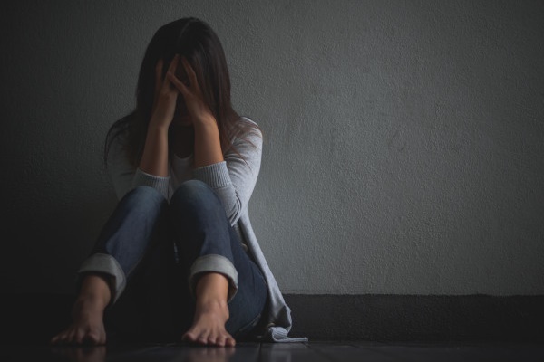 Ngày em gái tôi mất, mẹ tôi gào khóc uất hận khi một người phụ nữ giàu tự xưng là mẹ bạn trai của em gái tôi đến viếng-1