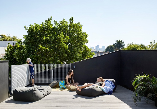 Nhà gạch nung độc lạ bố mẹ xây tặng con gái ở Úc khiến ai nhìn cũng mê”-4