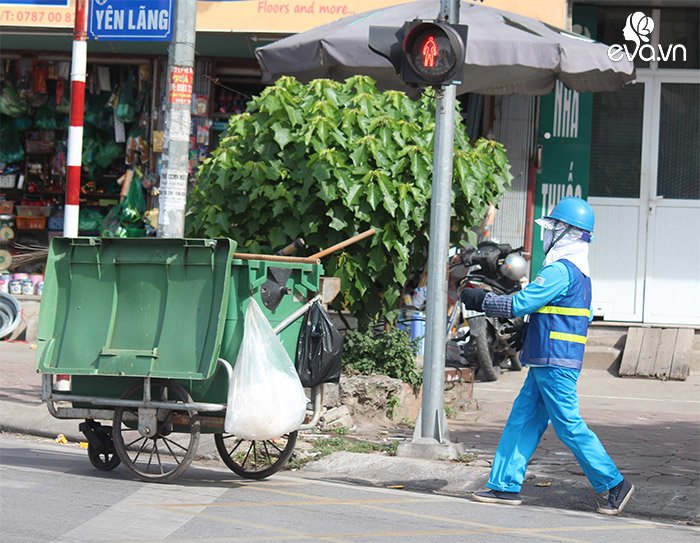 Hà Nội nắng nóng 40 độ: Làm từ 5h sáng, 9h đã thở dốc muốn ngất ngay tại chỗ làm-10