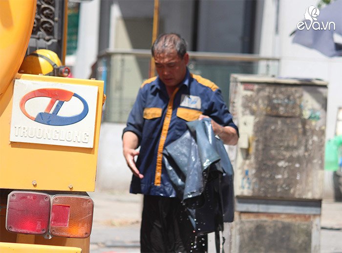 Hà Nội nắng nóng 40 độ: Làm từ 5h sáng, 9h đã thở dốc muốn ngất ngay tại chỗ làm-17