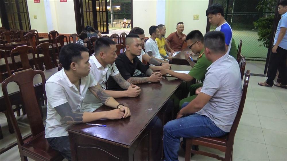 Bao trọn khu lưu trú, tổ chức tiệc ma túy mừng sinh nhật vợ-2