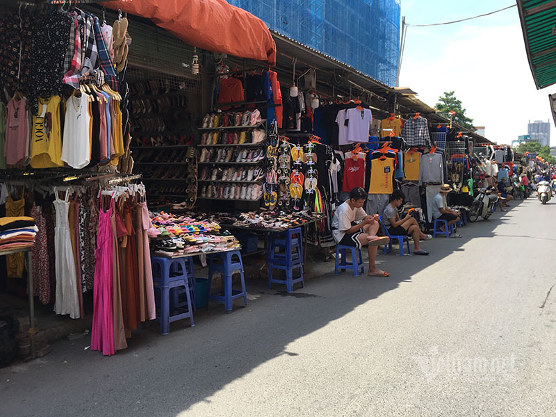 Nắng đổ lửa, chợ vắng tanh, hoa quả đắp chăn giữa trời 40 độ-1