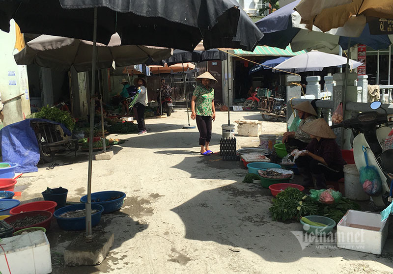 Nắng đổ lửa, chợ vắng tanh, hoa quả đắp chăn giữa trời 40 độ-4