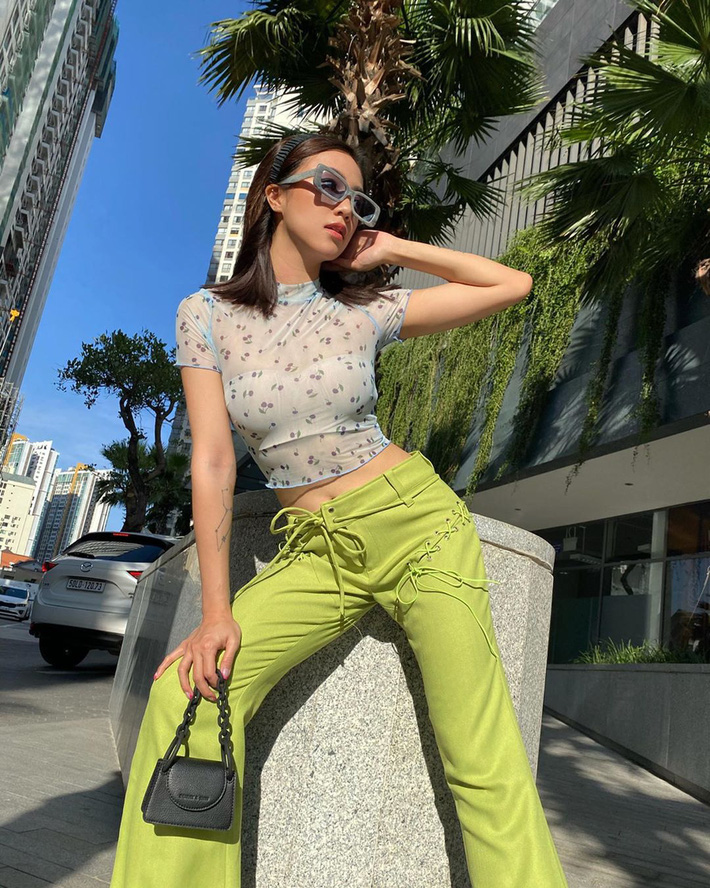 11 set đồ mát mẻ sành điệu nhưng lại đơn giản level max” của sao Việt, chị em muốn copy chỉ là chuyện nhỏ!-9