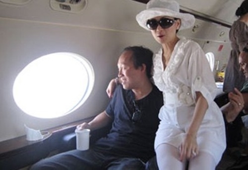 Tỷ phú gốc Việt từng khiến TT Trump nóng mặt, bỏ Hoa hậu lấy em gái Cẩm Ly-8