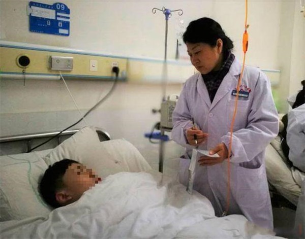 Một bên phổi của con trai bỗng biến mất một cách kỳ lạ, bố mẹ và bác sĩ bàng hoàng nhận ra đó là khối u ác tính hiếm gặp-2