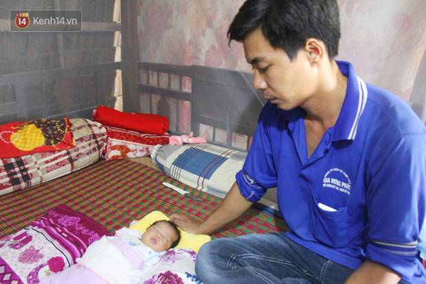 Vợ mất trên bàn mổ khi vừa sinh con gái, chồng chết lặng ôm 2 con khờ dại: Con bé cứ hỏi chừng nào mẹ mới dậy chơi với em-15