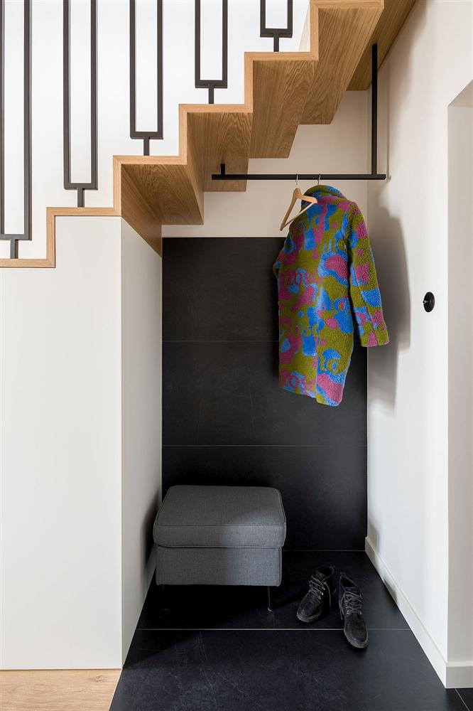 Căn hộ 52m² rộng thênh thang nhờ thiết kế gác lửng và cách lấy sáng hợp lý-10