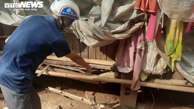 Chuyện khó tin ở Hòa Bình: Hộ cận nghèo ở nhà tầng khang trang, hộ thoát nghèo ở nhà sàn mục nát-2