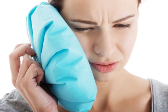 Mẹo hiệu quả làm các vết bầm tím trên da tan nhanh