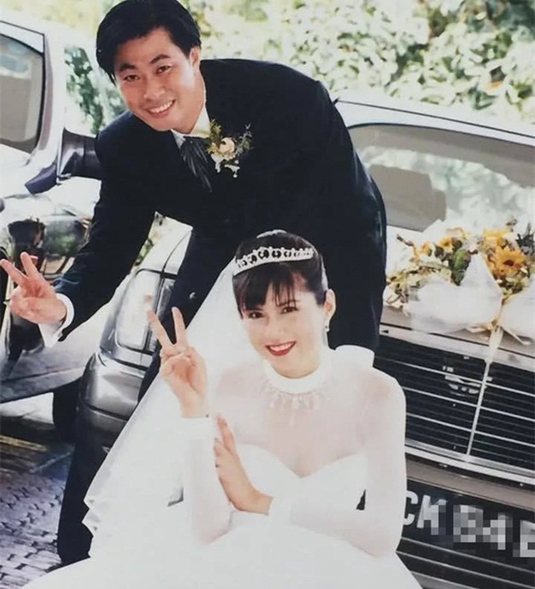 Mỹ nhân Thần điêu đại hiệp: Kiên cường chiến đấu với ung thư và cuộc sống hạnh phúc tuổi 50-7