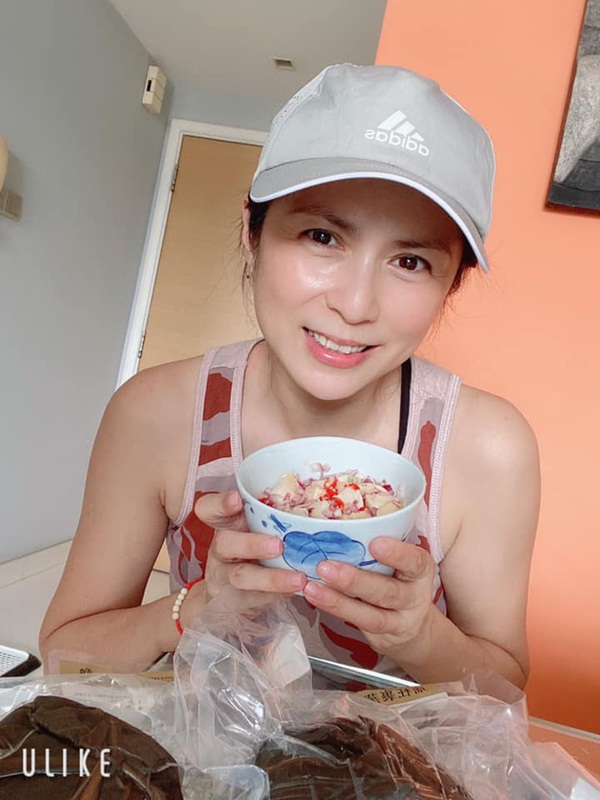 Mỹ nhân Thần điêu đại hiệp: Kiên cường chiến đấu với ung thư và cuộc sống hạnh phúc tuổi 50-13