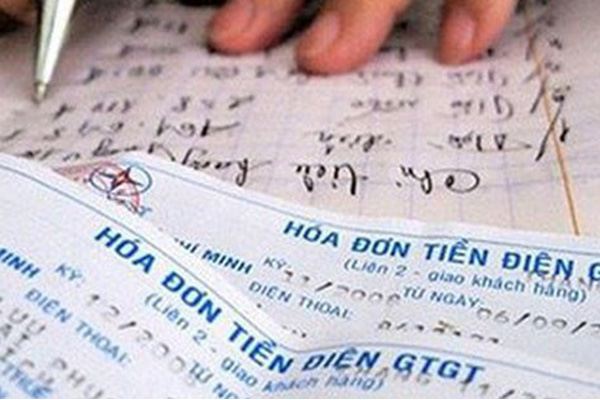 Tá hỏa vì nhân viên ghi nhầm gần 400kWh điện!-1