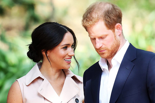 Cuốn sách bom tấn của vợ chồng Meghan Markle: Hé lộ sự thật về việc ai mới là người đưa ra quyết định nhà Sussex rời khỏi hoàng gia Anh-3