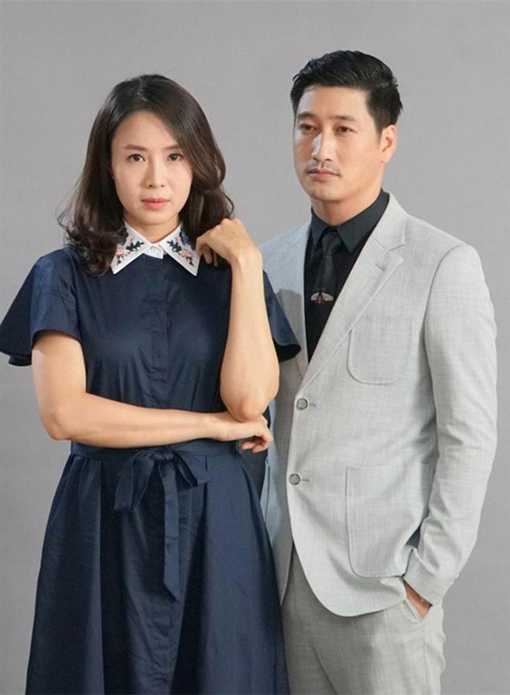 Ngoài đời khác hẳn trên phim: Khó nhận ra Hồng Diễm Hoa Hồng Trên Ngực Trái với style sang chảnh hết nút, sở hữu cả loạt đồ hiệu đắt đỏ-1