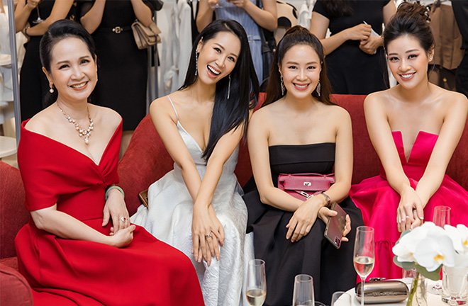 Ngoài đời khác hẳn trên phim: Khó nhận ra Hồng Diễm Hoa Hồng Trên Ngực Trái với style sang chảnh hết nút, sở hữu cả loạt đồ hiệu đắt đỏ-7