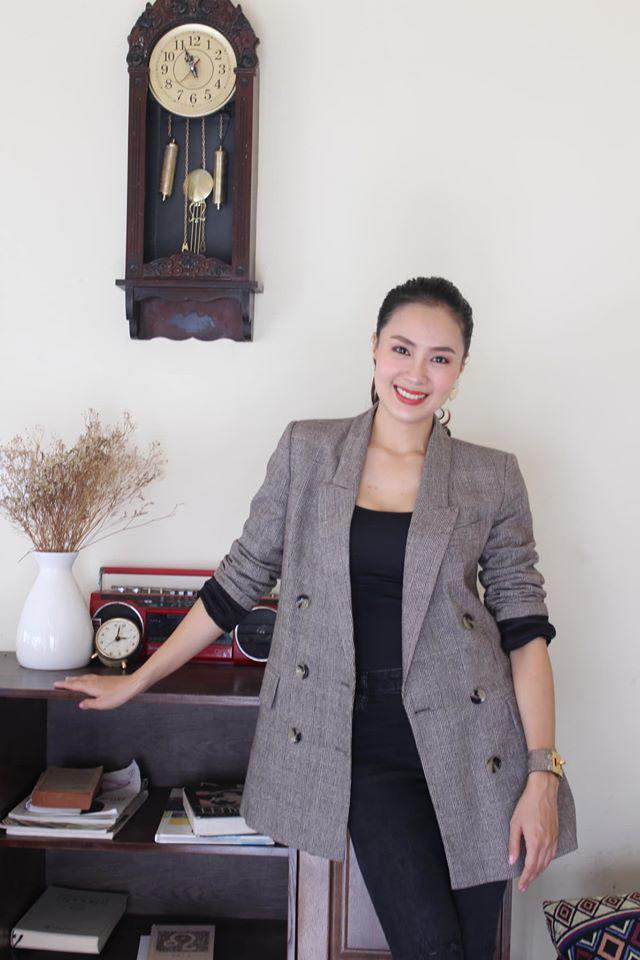 Ngoài đời khác hẳn trên phim: Khó nhận ra Hồng Diễm Hoa Hồng Trên Ngực Trái với style sang chảnh hết nút, sở hữu cả loạt đồ hiệu đắt đỏ-14