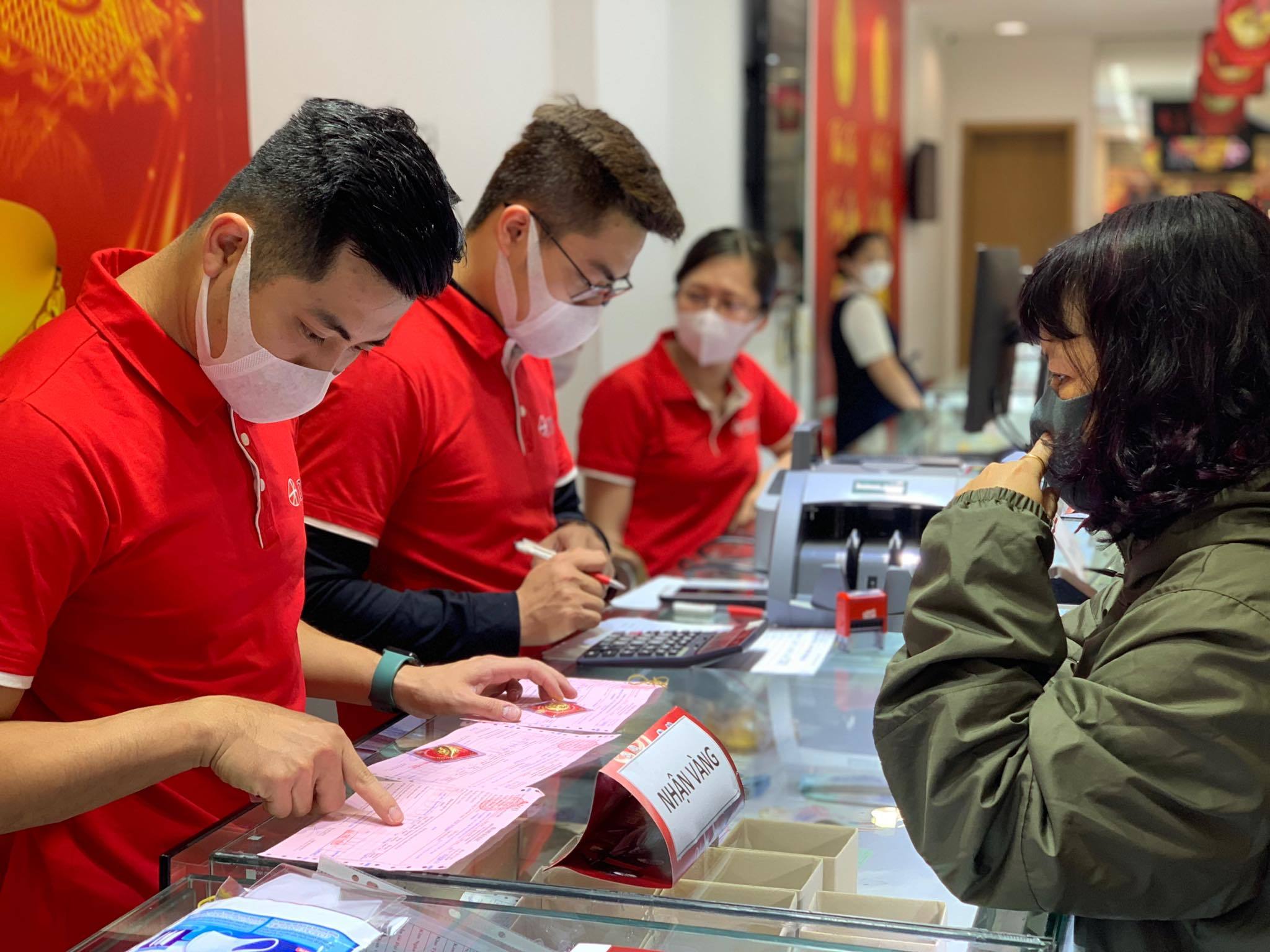 Giá vàng hôm nay 24/5: Chốt phiên giảm giá cuối tuần-1