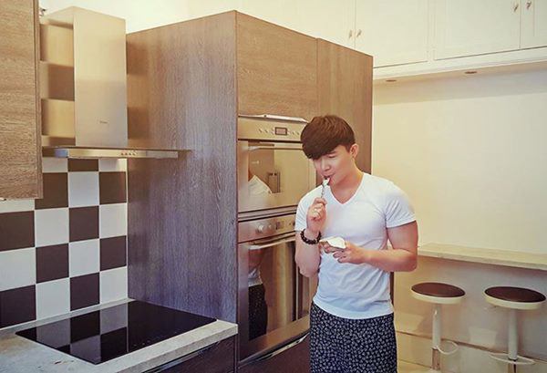 Nam ca sĩ giàu nức tiếng: Nhà nhiều ở không hết, mua biệt thự giữa Sài Gòn cho chó cưng-8