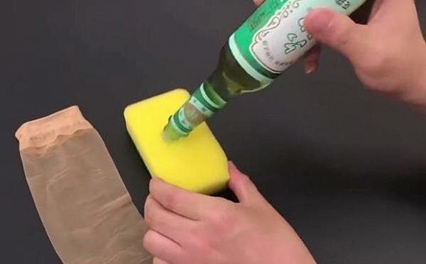 Lấy 1 chiếc tất đặt lên điều hòa, tưởng rảnh việc nhưng biết công dụng ai cũng muốn học theo-1