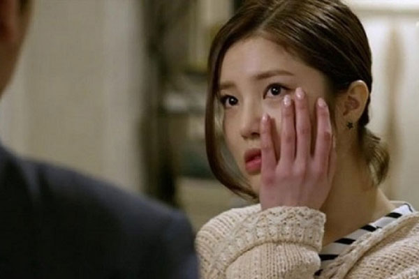 Sửa điều hòa giúp cô hàng xóm trẻ đẹp, tôi rơi vào ổ nhền nhện không thể thoát ra-3