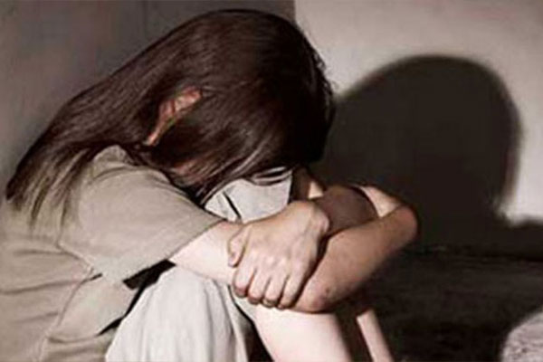 Điều tra vụ người đàn ông 43 tuổi bị tố hiếp dâm cháu gái 9 tuổi của vợ-1