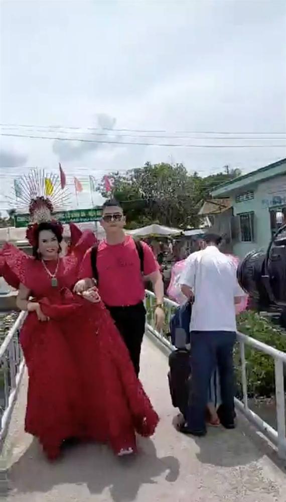 Cô Minh Hiếu đột ngột khoe chồng trẻ sắp cưới, dân tình bán tín bán nghi: Đã người thứ 11 rồi ư?-3