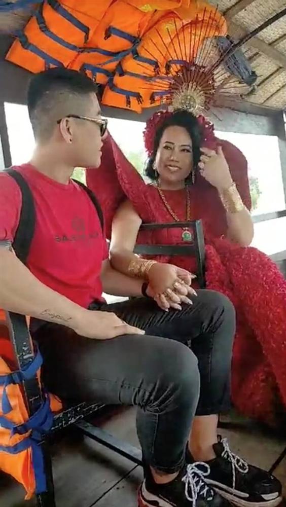 Cô Minh Hiếu đột ngột khoe chồng trẻ sắp cưới, dân tình bán tín bán nghi: Đã người thứ 11 rồi ư?-4