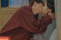 Netizen 'sang chấn tâm lí' vì nụ hôn cổ của Lee Min Ho và Kim Go Eun trong Quân Vương Bất Diệt: 'Mị xem mà thòng tim thực sự!'